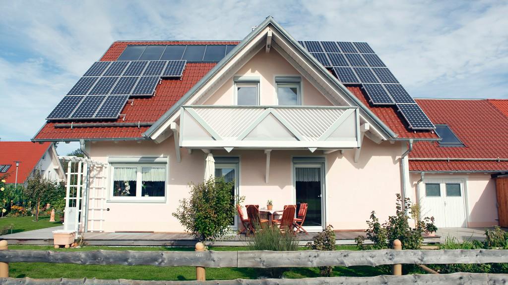 $3.7 trillion will be spent on solar systems over next 25 years but coal will still dominate cnnmon.ie/1ByqjTM