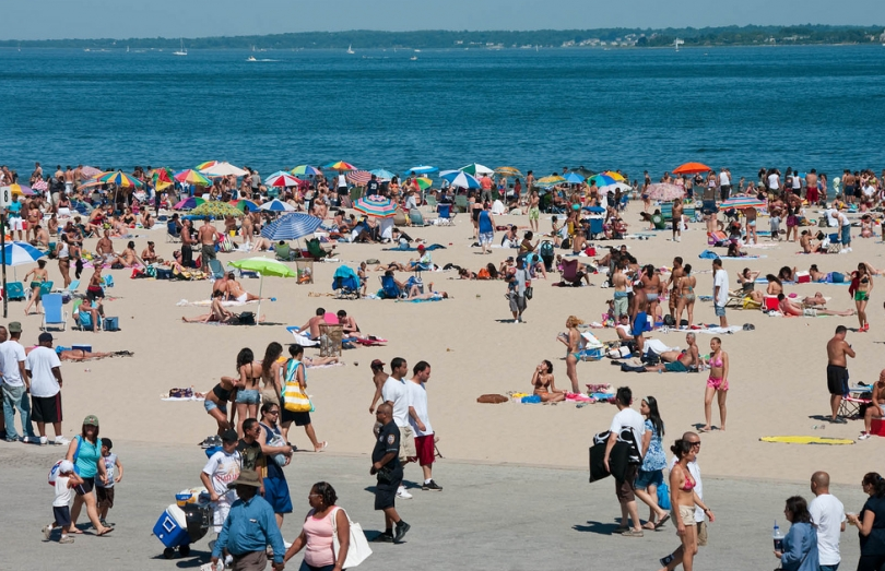 FallWebDesign's tweet image. A hot day in the Bronx with temps in the high 90's! Get to the beach while I make you money!  fallwebdesignandoptimization.com