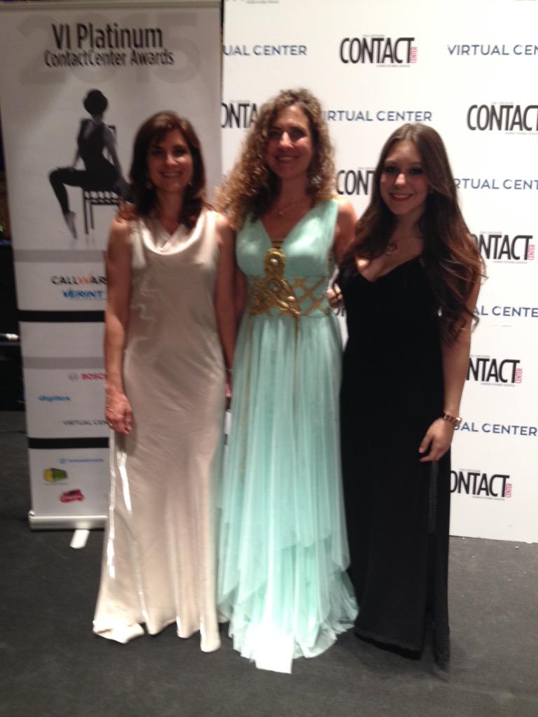 EncuentroQ's tweet photo. Con Mila Miguel "Directora Contact Center" en los premios #PlatinumContactCenterAwards @Contact_Center http://t.co/k0XBSErgl9