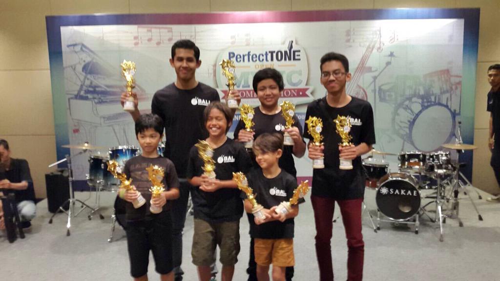 Bali Rudiment Drum Team @PerfectTone Surbaya @Raymond_almanto <a href="/AlmallMunar/">Almall Munar</a>