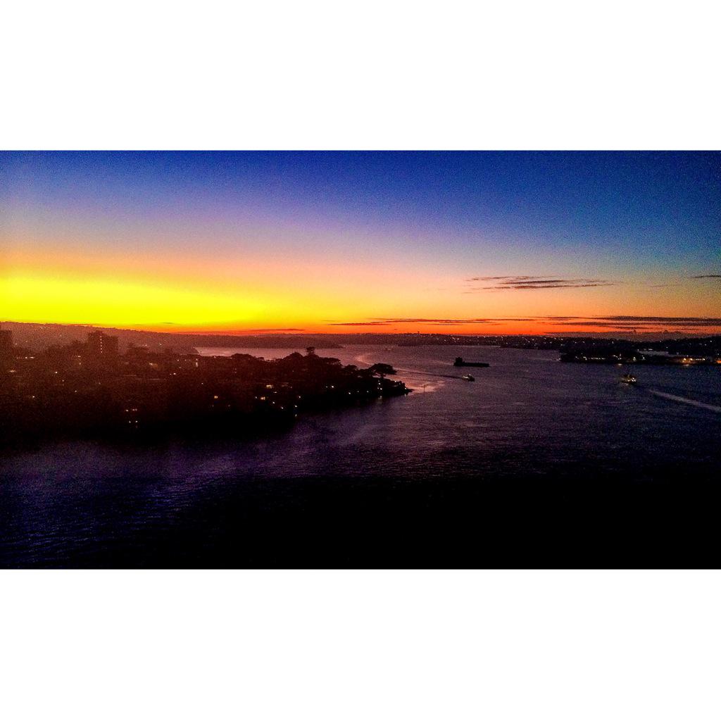kirbyrees's tweet photo. #sydney at 6:12am | @cityofsydney 

#seeyourcity #sunrise http://t.co/NYf2A6PWe4