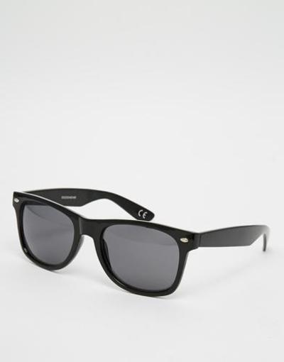 pointlesskatiee's tweet photo. River Island Wayfarer Sunglasses - Black #eyewear #sunny #covetme #River Island https://t.co/CcCUAf06XA http://t.co/G389vRxZ4r