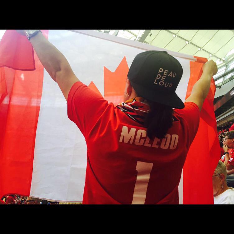 1990pmh's tweet photo. @KattheStoryGirl  “@PeauDeLoup: Now that's what we call cheering on Team Canada!! #unityscarf #wwc2015 @saragilland http://t.co/NGoqpeYnDj”