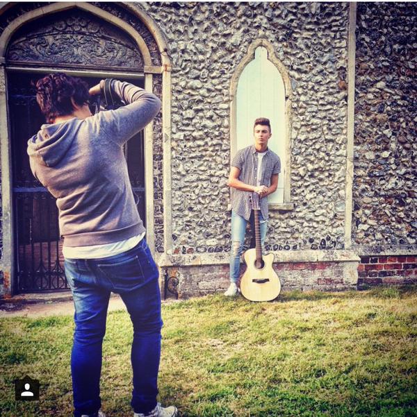 JNGuitars's tweet photo. We spent a day filming &amp; photographing @RobbiMcFaulds yesterday w/ @stableyardmusic and had a blast! #Neliganeers http://t.co/l2luu1Sn8f