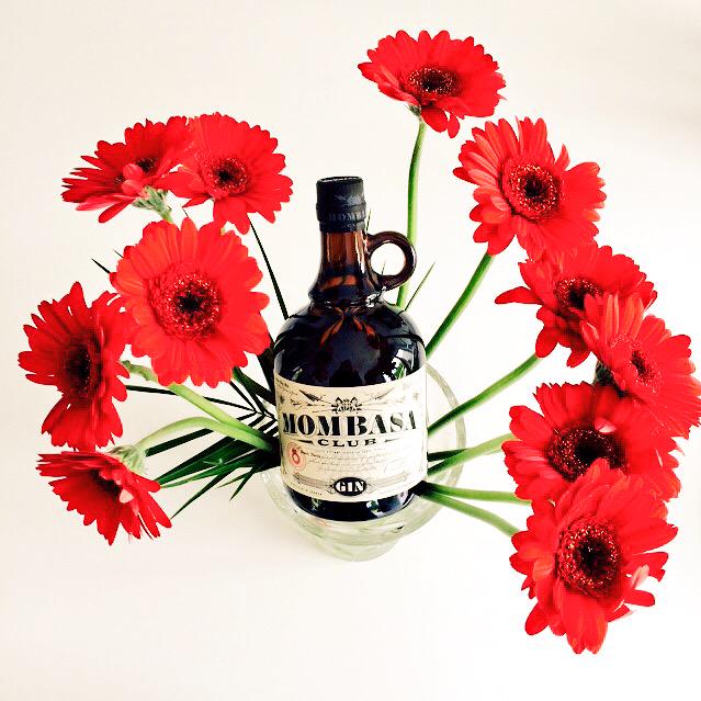 ginoftheday's tweet photo. Tonight's apero Will be excellent #gin @MombasaClub #ginlover #gintonic #Ginspiration #friends #flowers http://t.co/NrxZyGhmIG