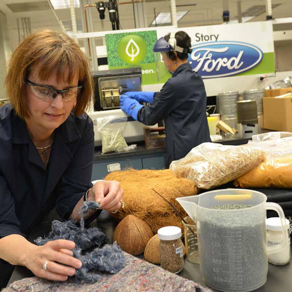 Ford's tweet image. Sustainable rubber is the new frontier. Learn more: ford.to/FwF15SF #FordTech