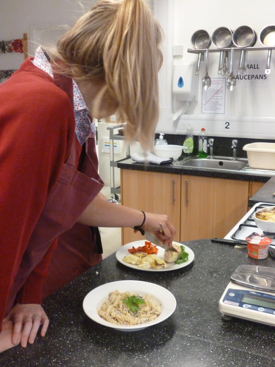 NewHallCookery's tweet photo. More pics of the winning team from @newhallhouses cookery competition! #owens http://t.co/mboufayTFh