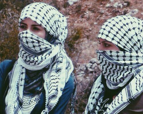 felastine0's tweet photo. Strength with the girls/women of Palestine. قوة مع بنات فلسطين #FreePalestine http://t.co/rGiOZHJDEJ