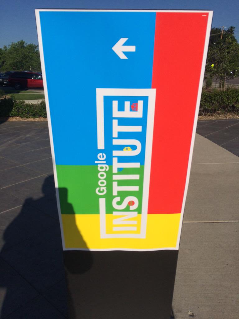 Sue_Simonson's tweet photo. What? There's an amazing race at TIES #GoogleInstitute Who's in?? #SOgoogly! http://t.co/u6OvlLgG2D