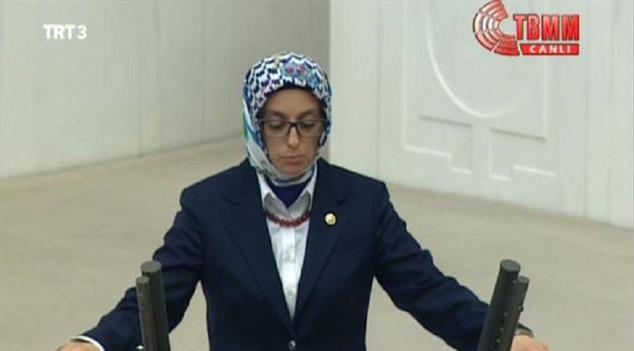 AK Parti Ankara Milletvekili Lütfiye Selva Çam, Meclis'in yemin eden ilk başörtülü vekili oldu turkiyegazetesi.com.tr/editorunsectik…