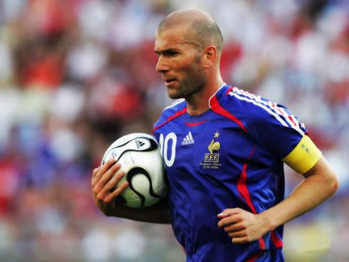 Happy 43rd Birthday Zinedine Zidane!

Leagues: 3
World POTY: 3 
Super Cups: 2
Euros: 1
UCL: 1
World Cup: 1

Legend. 
