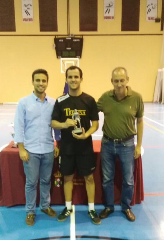 Tomaresfutsal's tweet photo. Carlos López (Gatos Silbadores) jugador máximo goleador en primera división @carlipodor http://t.co/6dRtl1Eri2