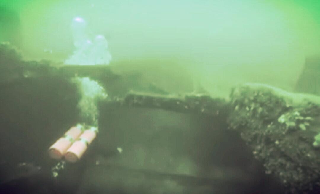 Coral9967's tweet photo. Checking out the inside of the #Vickory #Shipwreck #Diving #Scuba http://t.co/uwOTr6ldf6