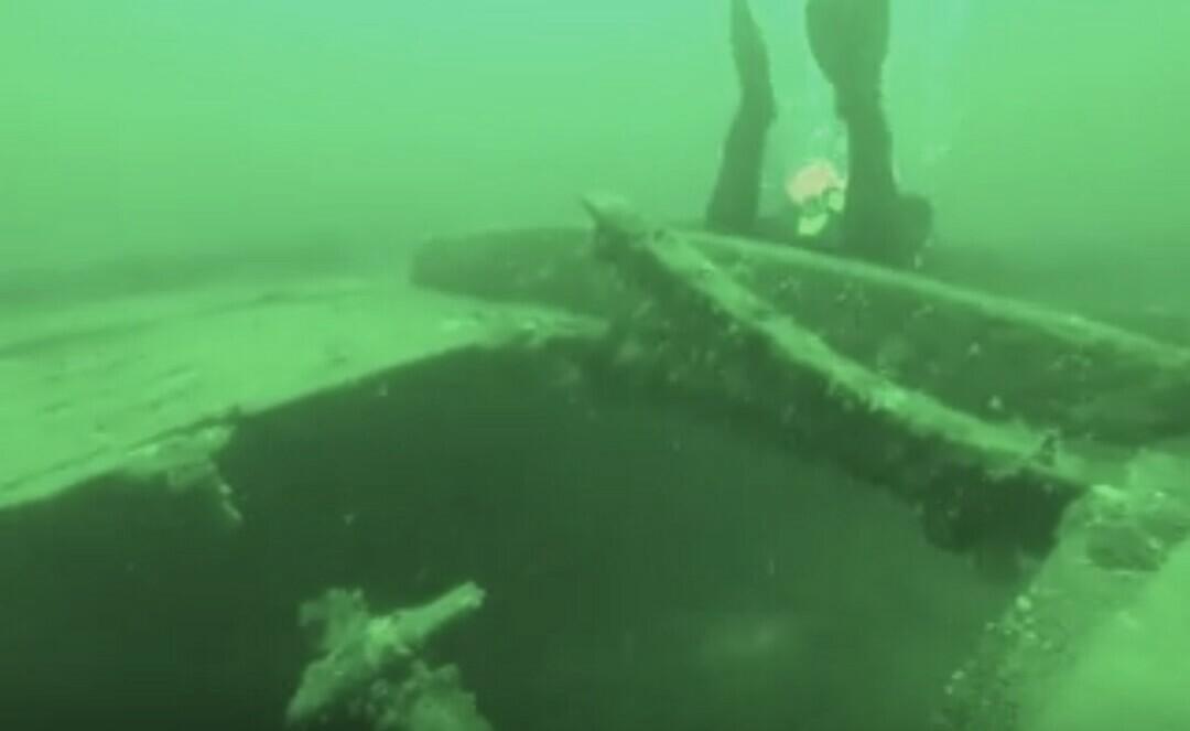 Coral9967's tweet photo. Going down. #Shipwreck #Scuba #Diving #Vickory http://t.co/IqhOa6HxzF