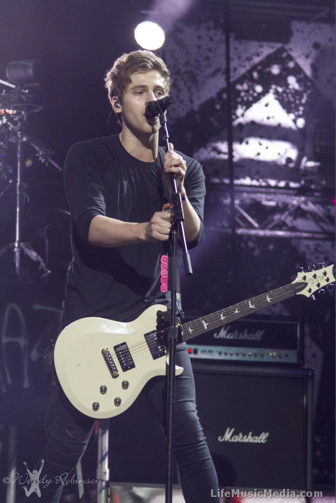 giovannadnc's tweet photo. Luke hemmings from 5sos, i love you
@Luke5SOS 
#MTVBattle5SOS http://t.co/VM3Dpl21v7