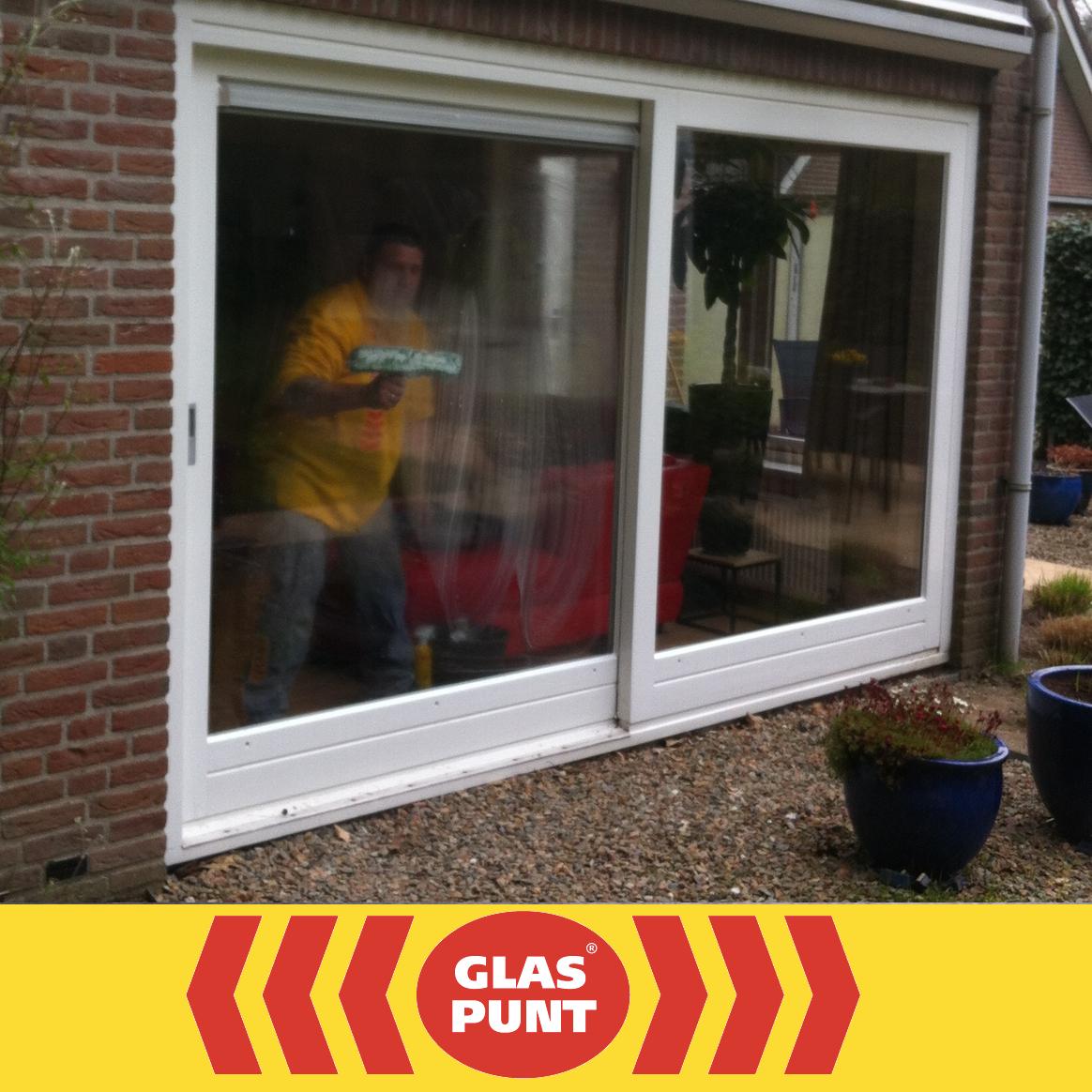 Ze zijn van alle markten thuis, de Glaspuntmonteurs! #glas #glaszetter