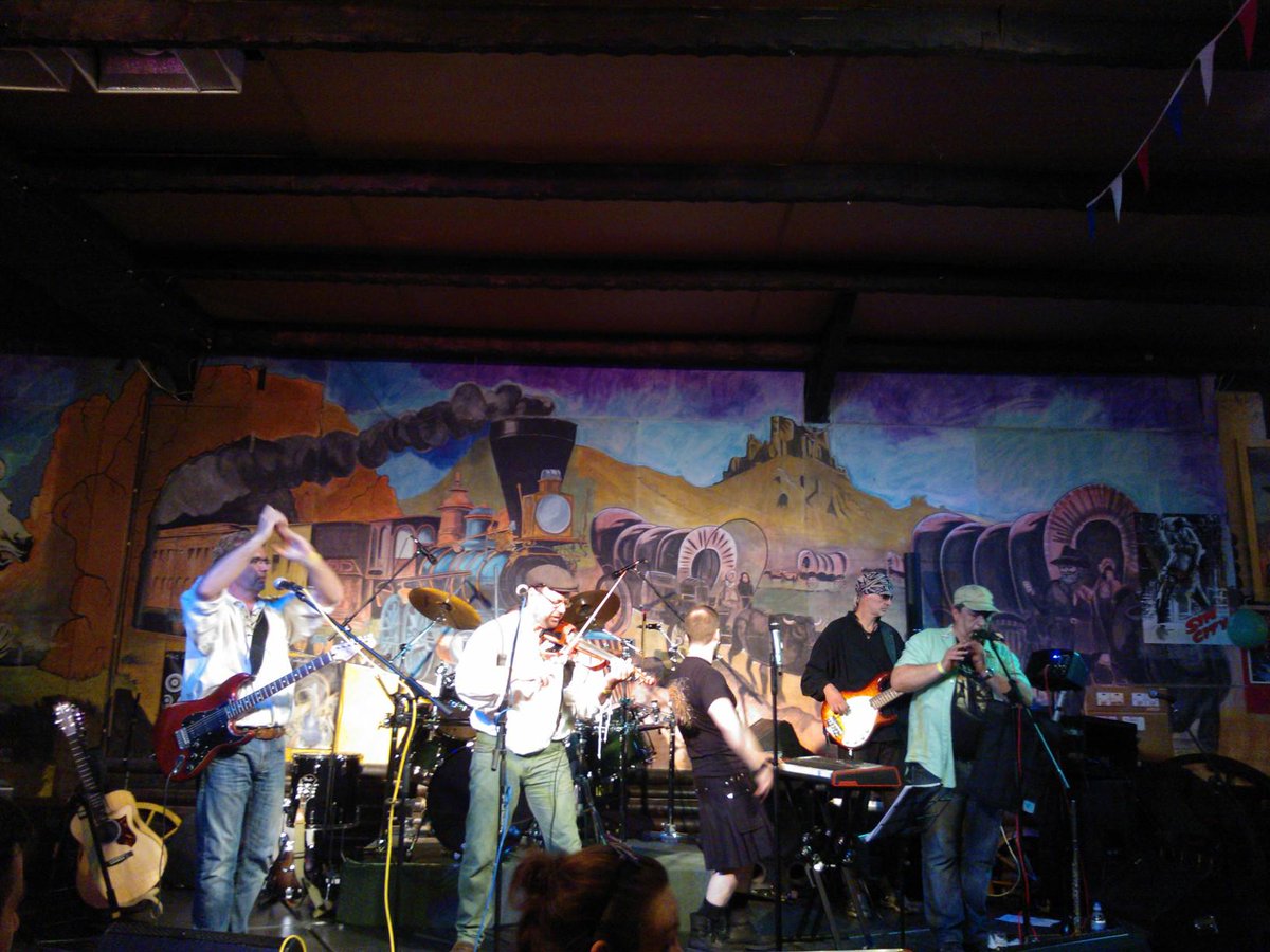 frrfest's tweet photo. We had a fantastic weekend at #frrfest 2015!
@choc_electrique @connemarastone http://t.co/Uc1JQm4RoL