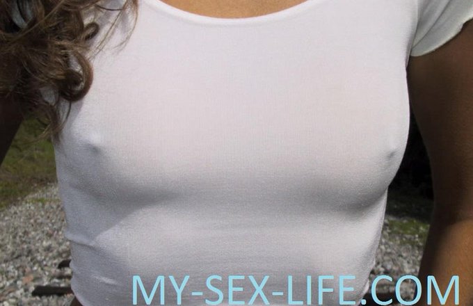 it's #tittytuesday how do you like mine in this #tightshirt ? 
#braless
#aunatural
#hardnipples
#retweet