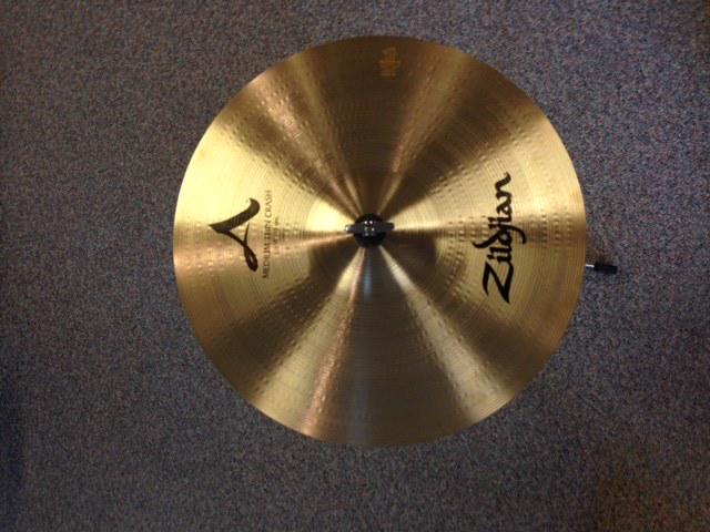 Bij aankoop van een Zildjian cymbal of minimaal 3 paar Zildjian drumsticks maak je nu kans op dit mooie Zildjian jack