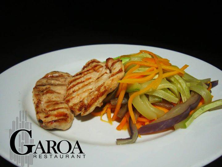 GaroaRest's tweet photo. Delicioso pollo al grill con vegetales al vapor y aguacate. ¡Te esperamos en #GaroaRest! http://t.co/vpE33p04tR