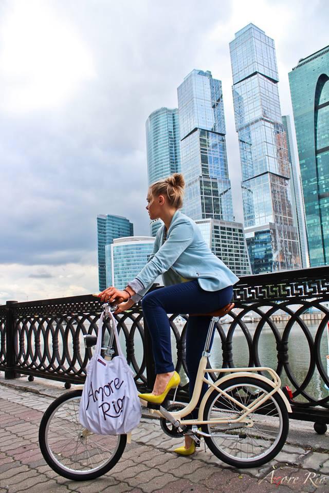 dudebike's tweet photo. So Moscow! @EnricoAprico @TheMalia @theHipVan @monoqi http://t.co/kVVpSGLdZO