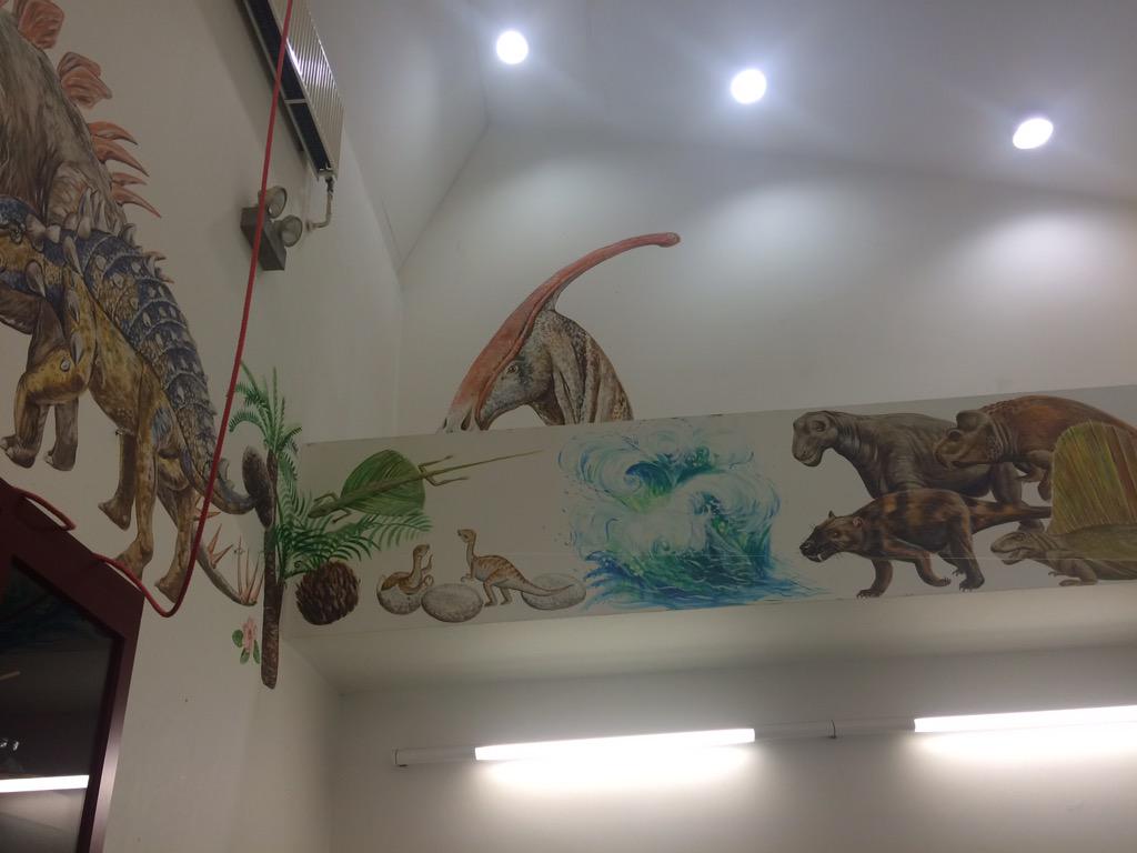 eLearning_Laura's tweet photo. Wow! Looks fab! RT @NTLearningTrust: Loving the evolutionary art work @scienceatlife in the labs! #TM_NTSLP http://t.co/kLgIWnM9aj