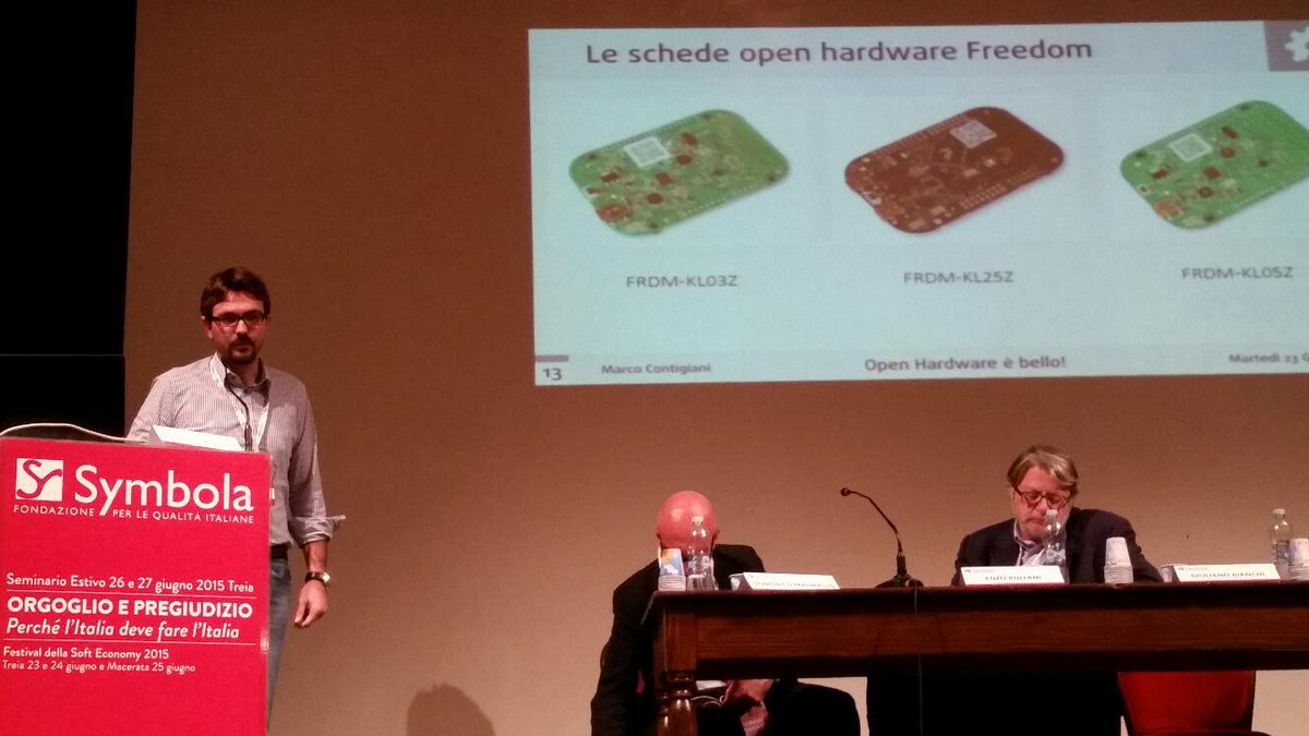 SymbolaFondazio's tweet photo. @markocont #labme al #softeconomyfest spiega "perché l'open hardware è bello". #culturadigitale http://t.co/u6DLKuB4rf