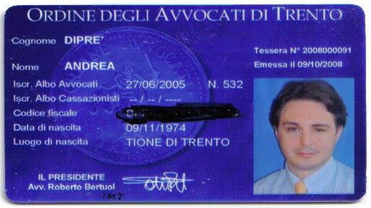 AndreaDipre's tweet photo. Io sono un AVVOCATO. Non accetto quindi confronti con gente che non abbia conseguito una qualifica del mio livello. http://t.co/qwq2QPO7OZ