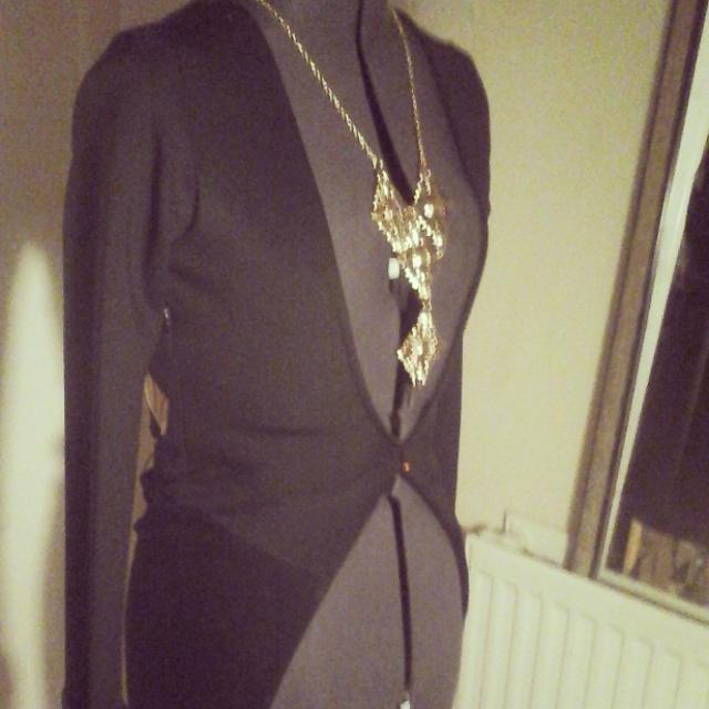 hannahgracey31's tweet image. #upcycled an old evening dress of mine in to this stylish blazer! Just needs to perfect button now!