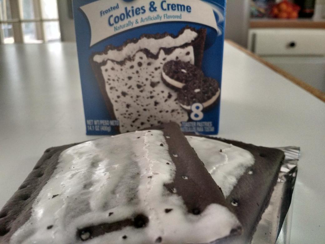 huntergTPG's tweet photo. @PopTarts411 this entire box of C&amp;C were mysteriously without cookie crumbs on top. I'm not upset, just disappointed. http://t.co/iJxSukCibf