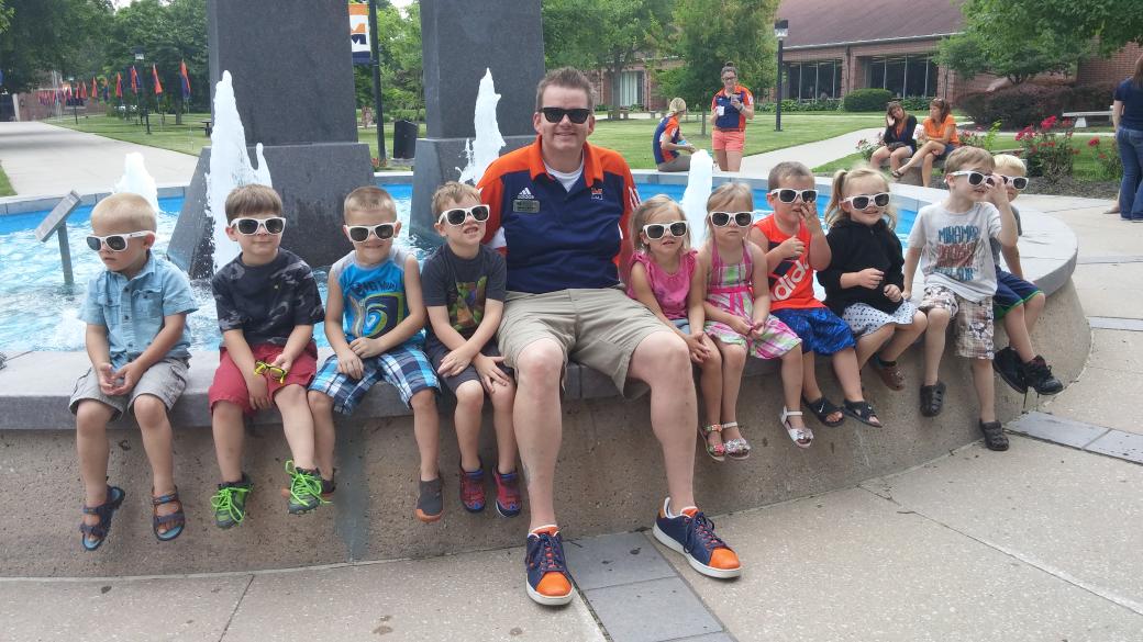 MidlandUJason's tweet photo. Couldn't resist this photo op when a daycare wandered onto campus today. #BrightFutures #NeedShades http://t.co/qZh6tJcyMk