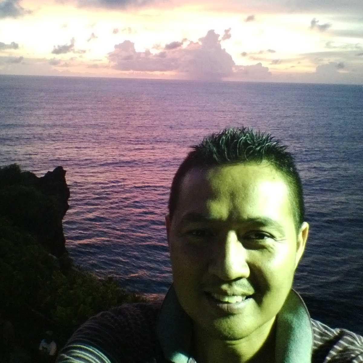 garuda_lee's tweet photo. Uluwatu sunset http://t.co/Zv5YdgFmvk