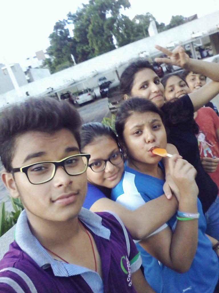 devilhimanshu36's tweet image. Luv u guys. ..💙😘😘