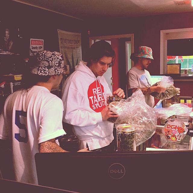 Clip275's tweet image. Make sure to stop by @InfinityMeds in #California for all your medical marijuana needs!!
#IMA #RedTable #275WorldWide