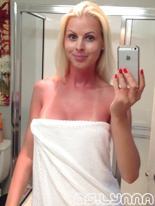 Tanlines? This would never happen to me in Europe! :-))) Maybe I was waiting for @PornProducer too long<a href="/tag/camgirl"class="tags"><span>#camgirl</span></a><a href="/tag/skype"class="tags"><span>#skype</span></a>