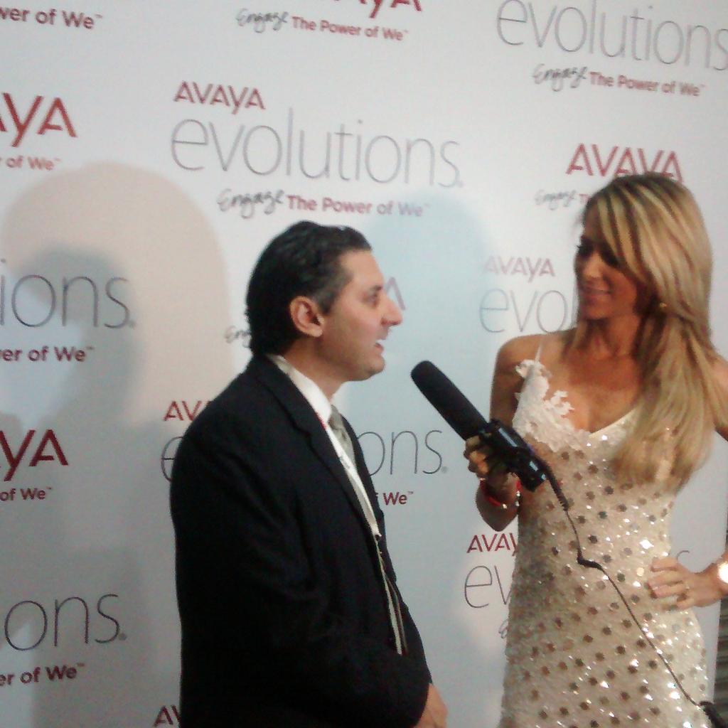 Alestra_MX's tweet photo. Entrevista a @fzamorar con @InesSainzG desde #AvayaEvolutions #México #Alestra http://t.co/MDji9Qtkvn