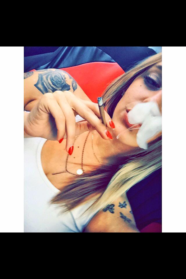 bootynweed's tweet photo. S/O to @britbro13 for being a sexy #StonerBabe http://t.co/7FttBMniFi