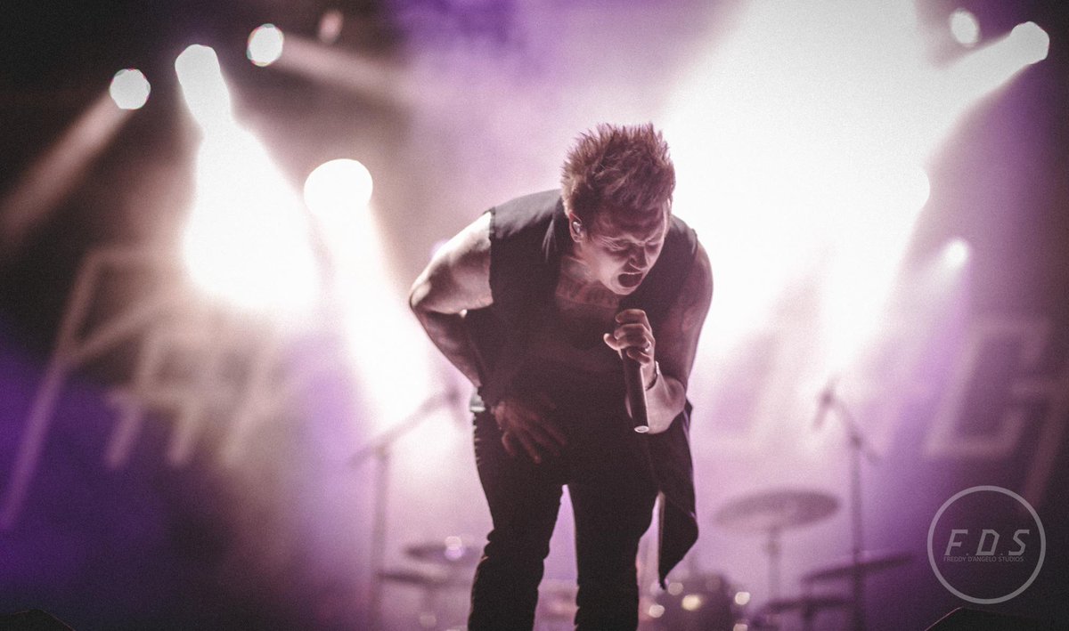 Freddydangeloco's tweet photo. Last year we were blessed with the opportunity to shoot photos of @paparoach Here are some of our favorite shots! http://t.co/rDi7c8yPWE