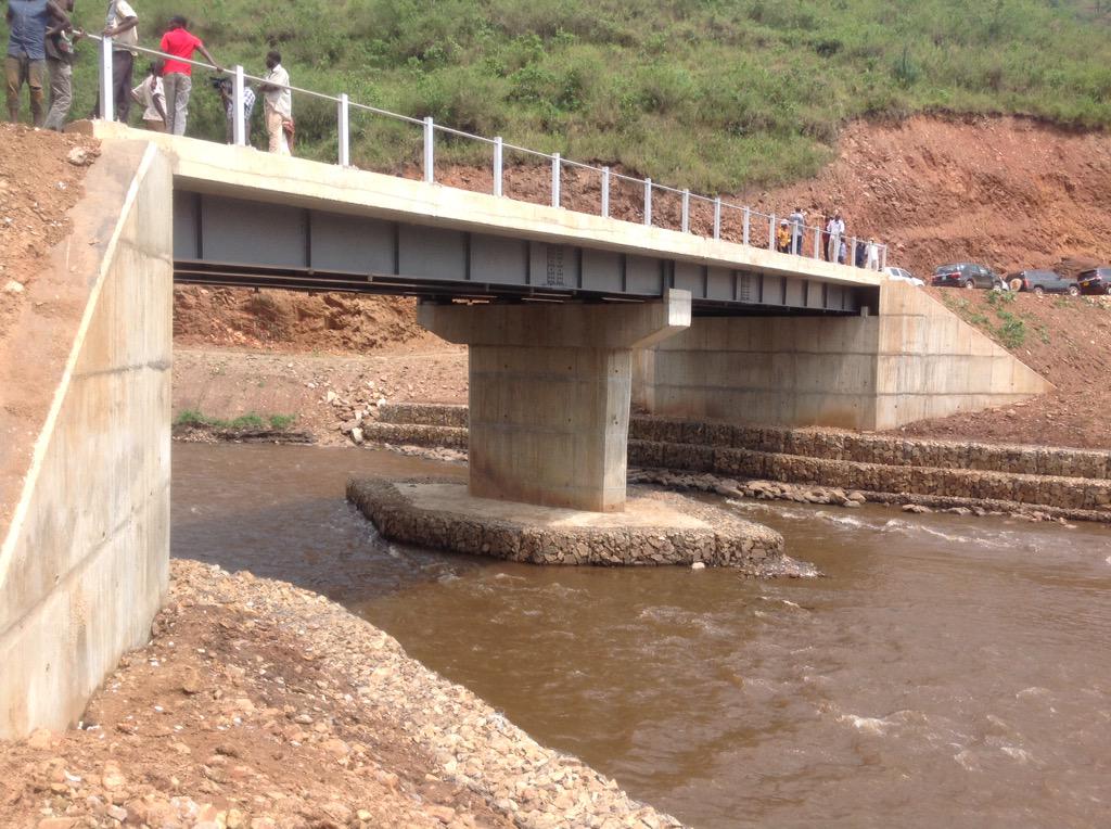 UNRA_UG's tweet photo. UNRAs Executive Director Allen Kagina with Top unra Team at Birara bridge newly constructed http://t.co/rufPXXfM8D