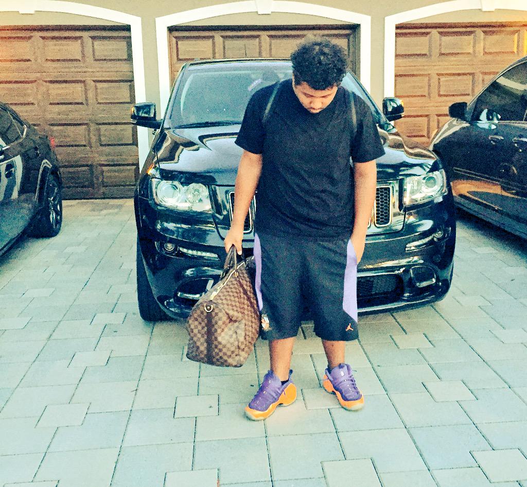 ToP_LiLz's tweet photo. It's levels to this shit 💰😈🇮🇹 #RYBU http://t.co/2tJNbFuKQn
