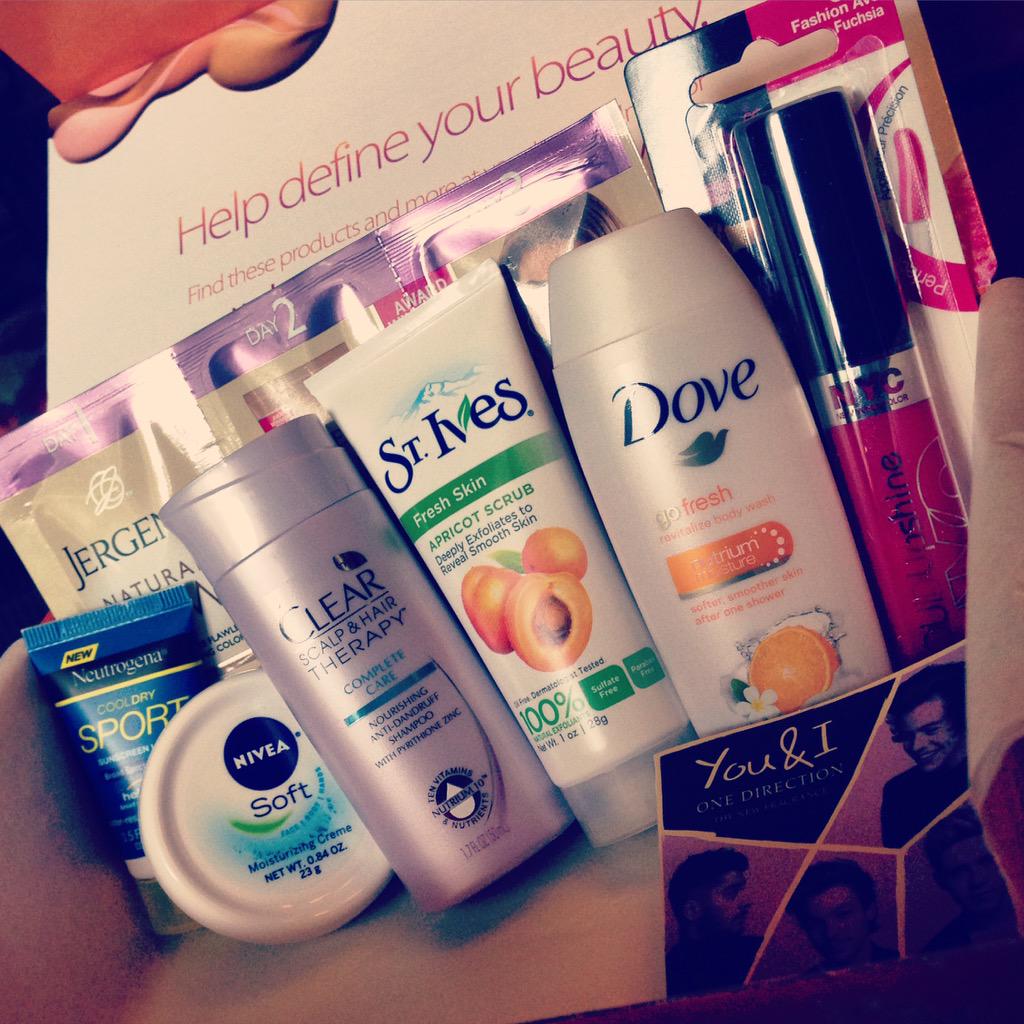 PeppermintBlogs's tweet image. Summer 2015 #WalmartBeautyBox is here! Only $5 per quarter and completely worth it!