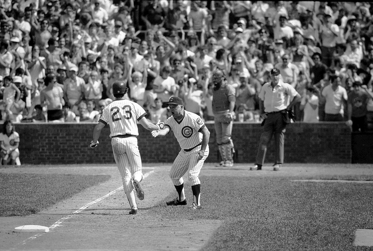ClubhouseCancer's tweet photo. 6/23/84 - The Sandberg Game. I love this photo so much, it's the only piece of 'art' I own. @Cubs #RIPZim http://t.co/GgQMiDz8yL