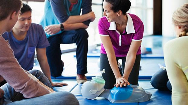 EverydayHealth's tweet image. If CPR is done within 2 min of cardiac arrest, it can be the difference between life &amp;amp; death: bit.ly/1IwKoak