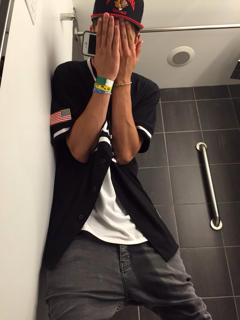 Shinewilkinson's tweet photo. jacks fingers are longer than Carter's dick. http://t.co/IhBgq0su4J