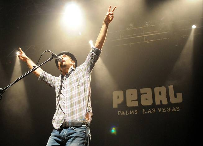 Happy birthday to past Pearl headliner, Jason Mraz ( 
