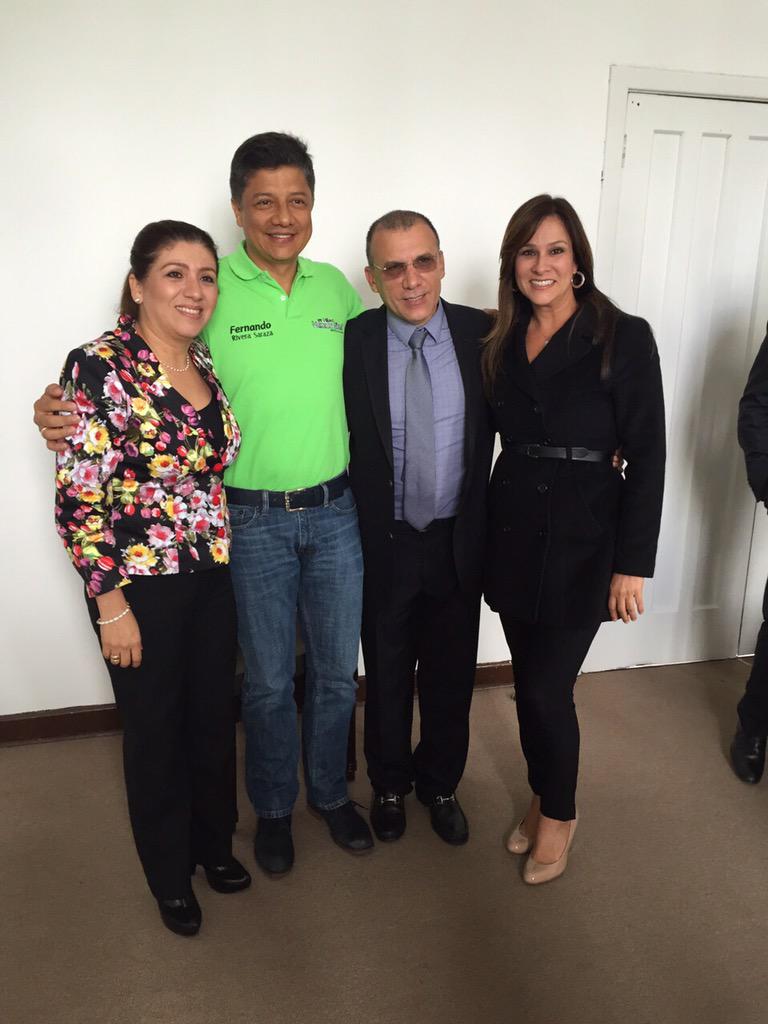 FdoRiveraSaraza's tweet photo. Gratitud y mayor compromiso genera respaldo de partido de la U a nuestro movimiento ciudadano que suma 230 mil firmas http://t.co/duT6P4ZqFO