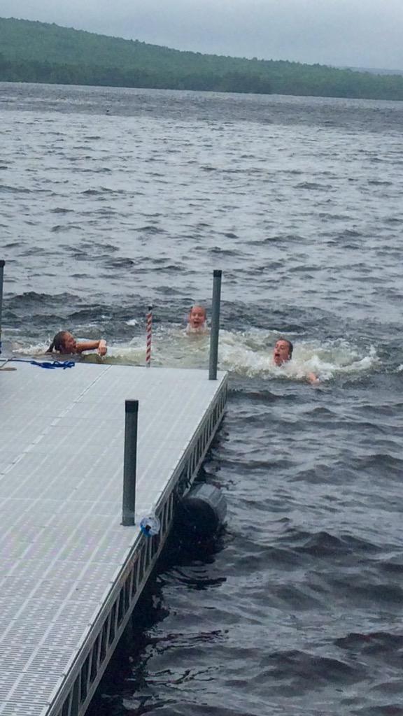 kaaassssidy's tweet photo. The most prime lake jumping pic reaction of all time #matchingfaces http://t.co/H8qzNIkv4L
