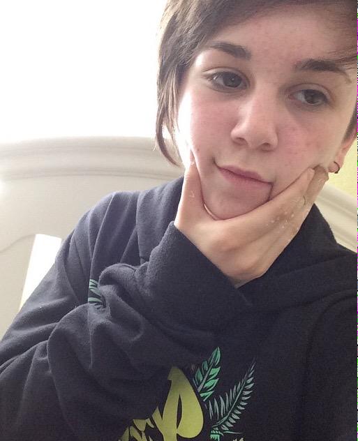 CallMeAlexRay's tweet image. When le selfie goes wrong