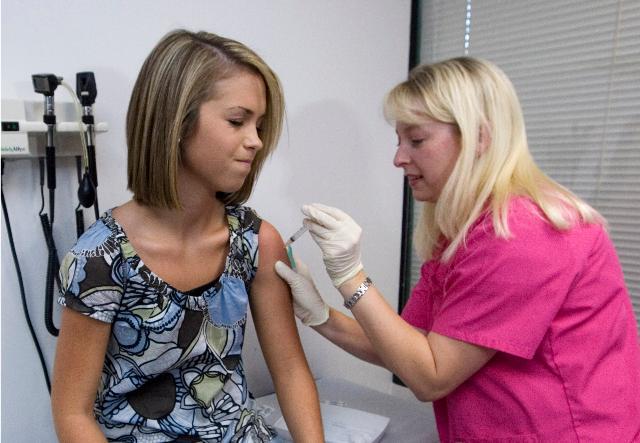 New #HPV vaccine protects teens from at least 4 kinds of cancer onforb.es/1Gv7KM5 via <a href="/forbeshealth/">Forbes Health</a>