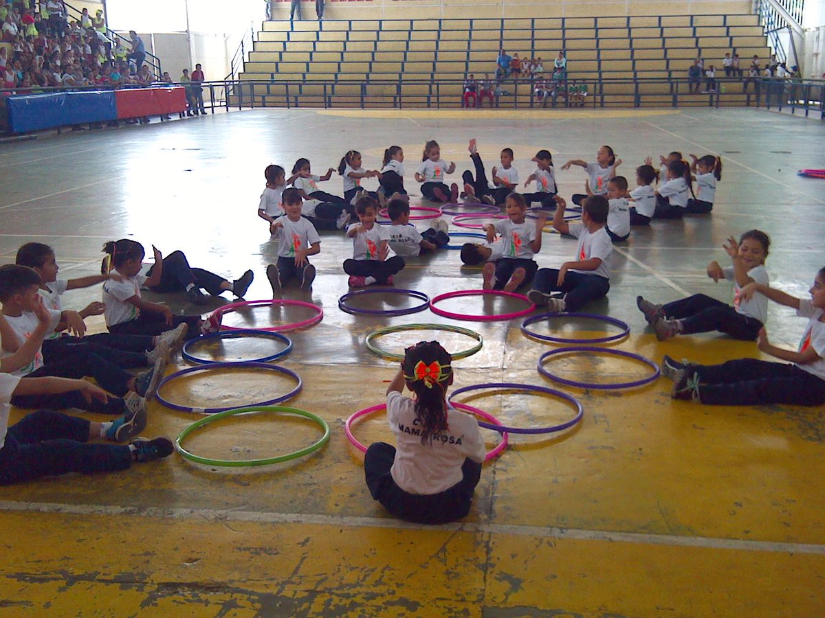 CEFIDERM1AAT's tweet photo. Revista gimnástica municipal, CEIB Mamá Rosa @meaat01 @MPPEDUCACION @Sorayaachkar @masolme @DEPORTEZEB http://t.co/CX5mkeD4uQ